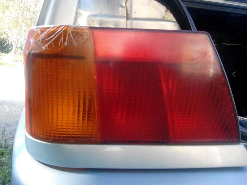 Замена наружного корпуса задней фары — Lada 2115, 1,6 л, 2005 года ...