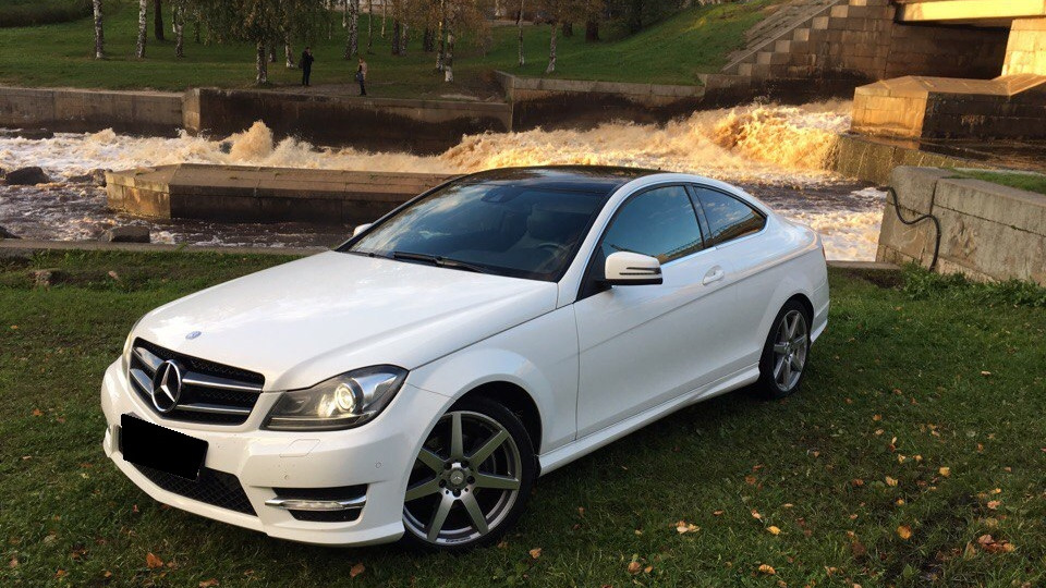 Mercedes w204 Coupe Р±РµР»С‹Р№