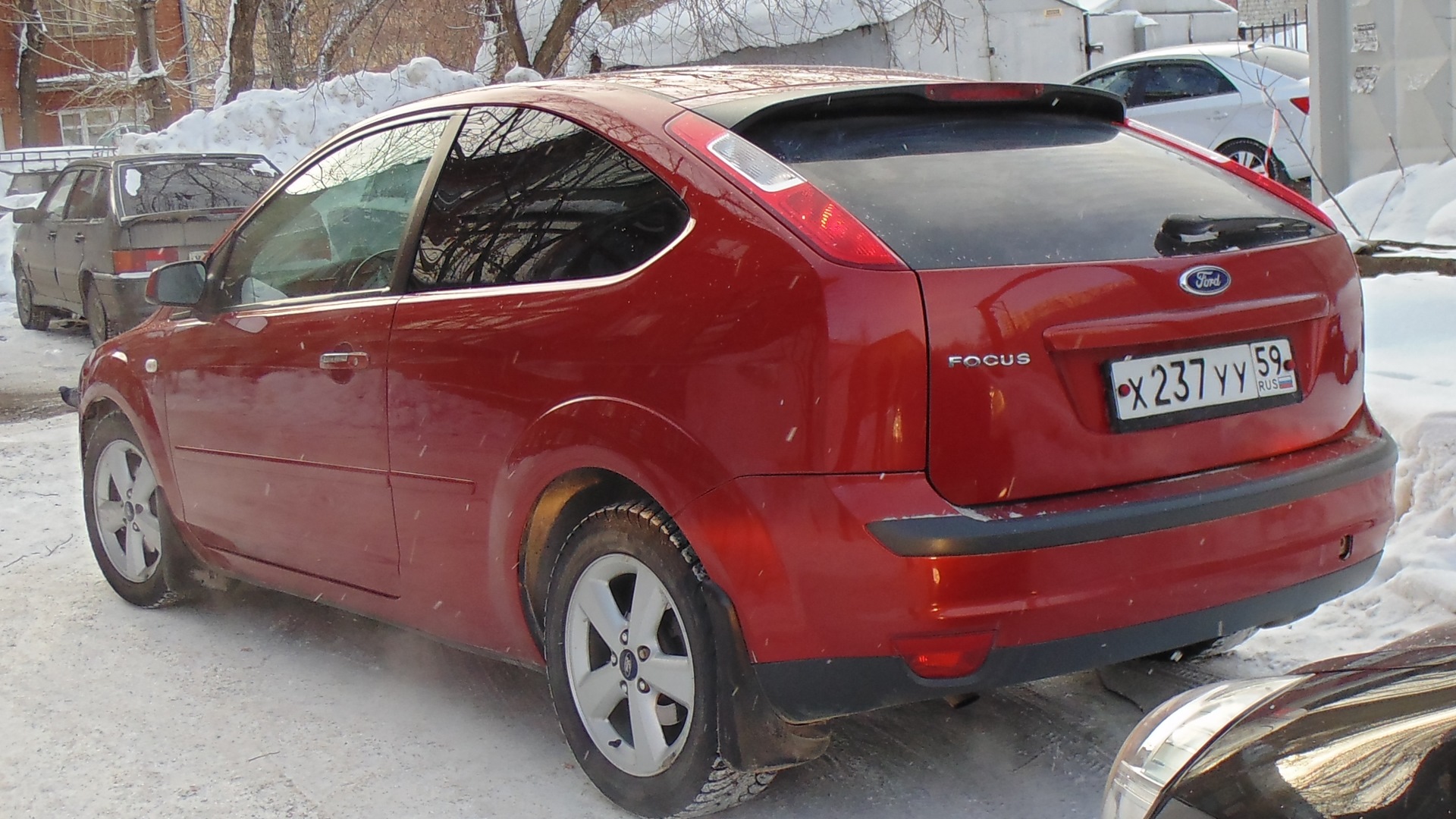 Краска ford focus 2. Автомобиль цвета Deep Rosso Red.