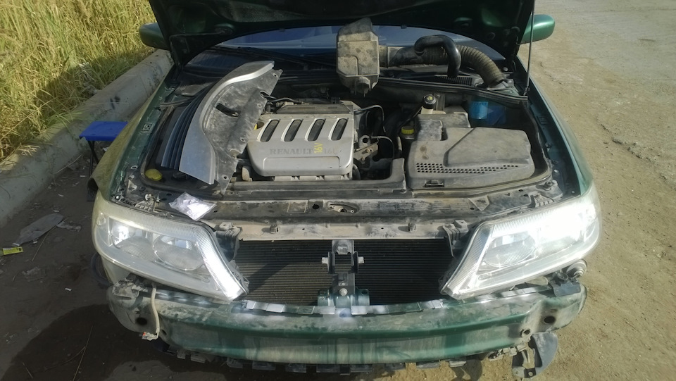 Передний подкрылок — Renault Laguna II, 1,6 л, 2002 года | своими ...