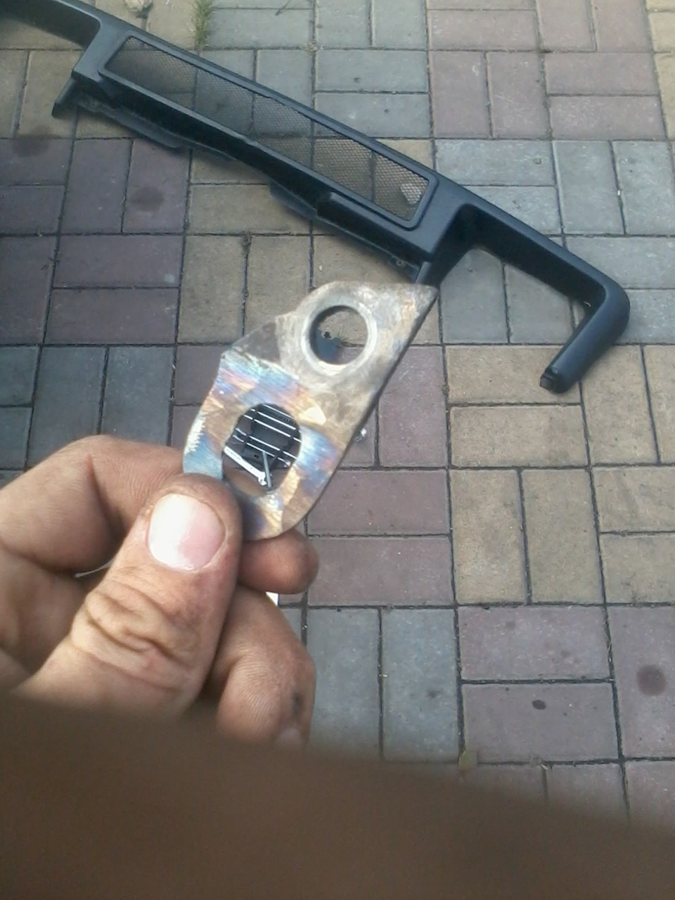 Слева потом ещё немного подточил — Lada Ока 11113