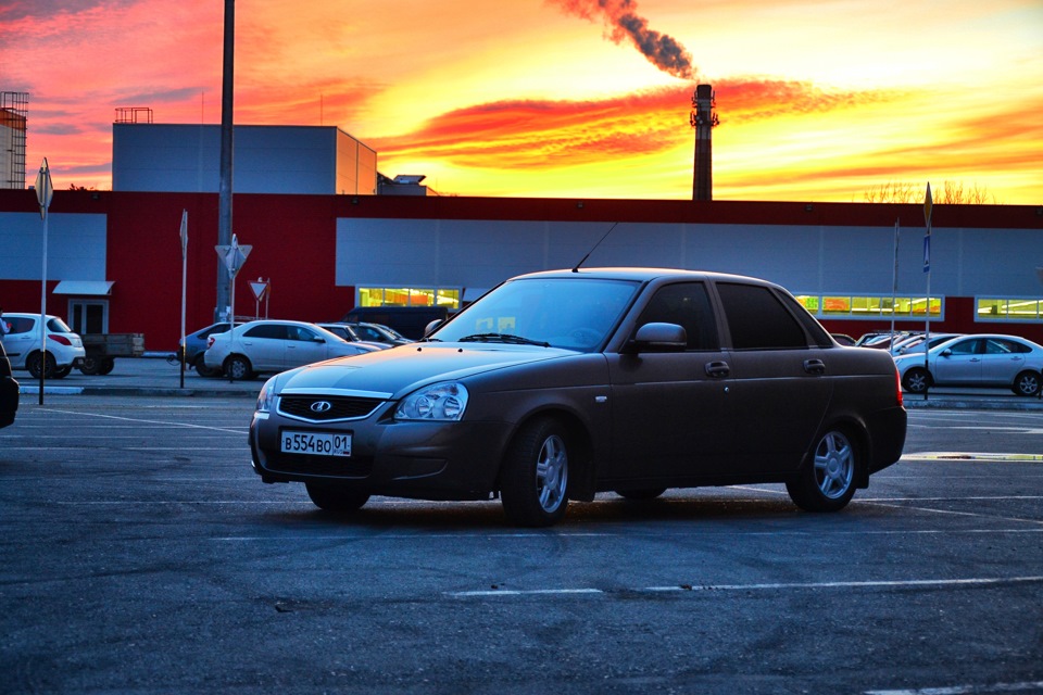 Приора кокшетау. Lada Priora 2014 кориандр. Лада Приора в554во01. Приора на фоне неба. Приора на фоне гаражей.