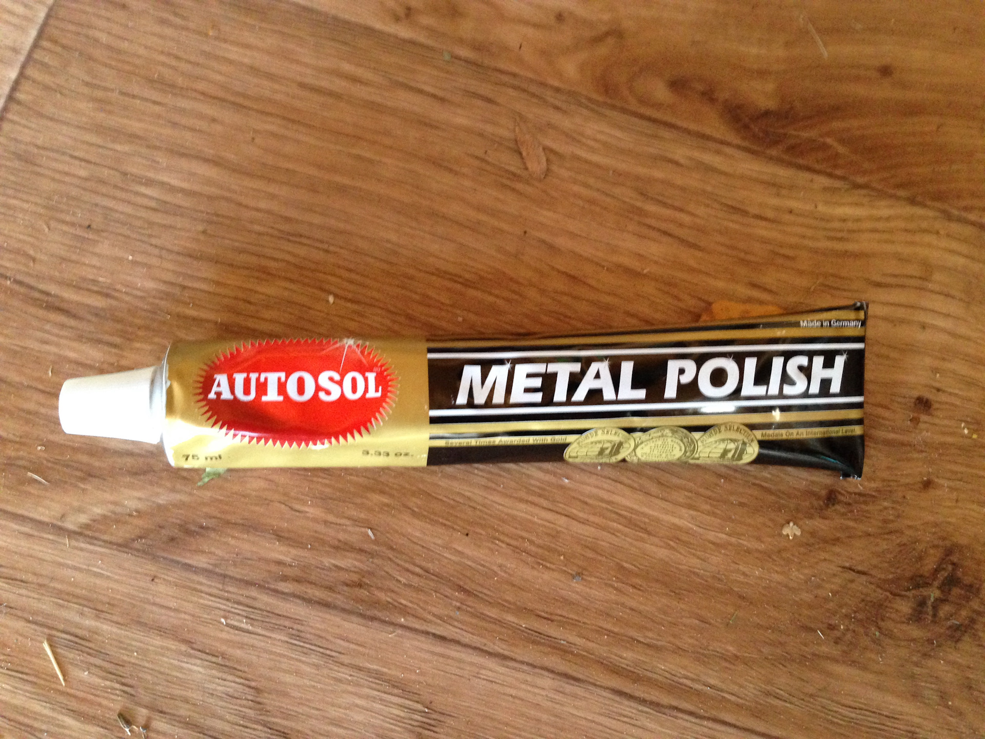 Metal polish. Полироль Autosol Metal Polish. Полироль эмульсия для металлов Autosol Metal Polish 250мл. Autosol баннеры. Metal Polish Cream способ применения.