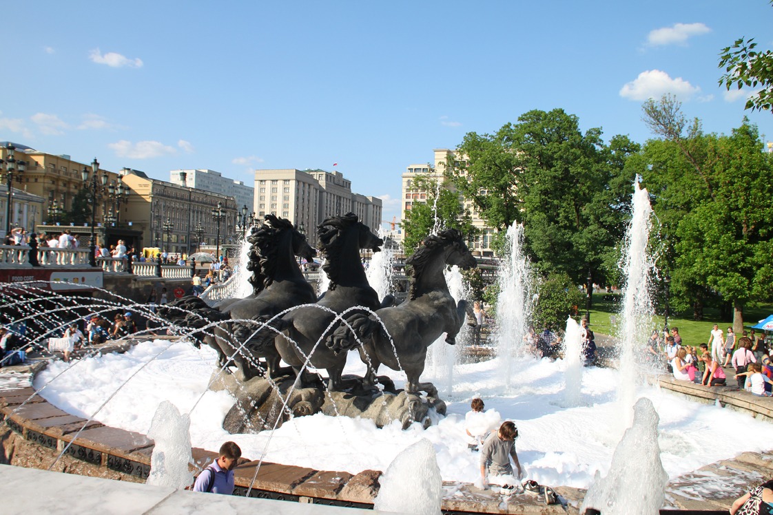 Фонтан на красной площади в москве фото