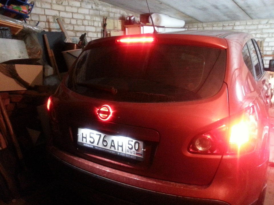 подсветка логотипа — Nissan Qashqai (1G), 2 л, 2007 года | просто так ...