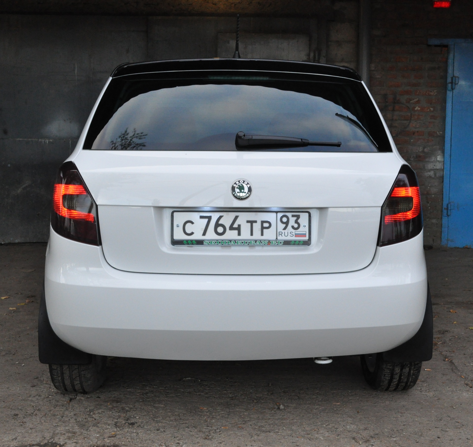 Skoda Fabia 2 сзади