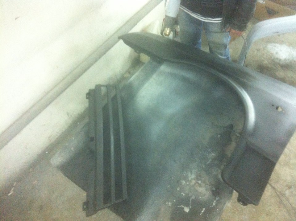 Переделал решетку, готовлю крыло к покраске — DRIVE2