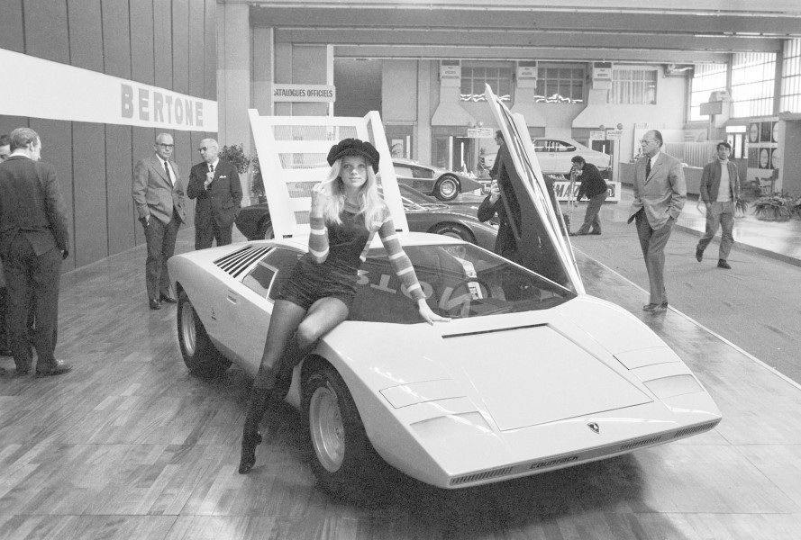 Выставка новых авто как называется. Смотреть фото Выставка новых авто как называется. Смотреть картинку Выставка новых авто как называется. Картинка про Выставка новых авто как называется. Фото Выставка новых авто как называется