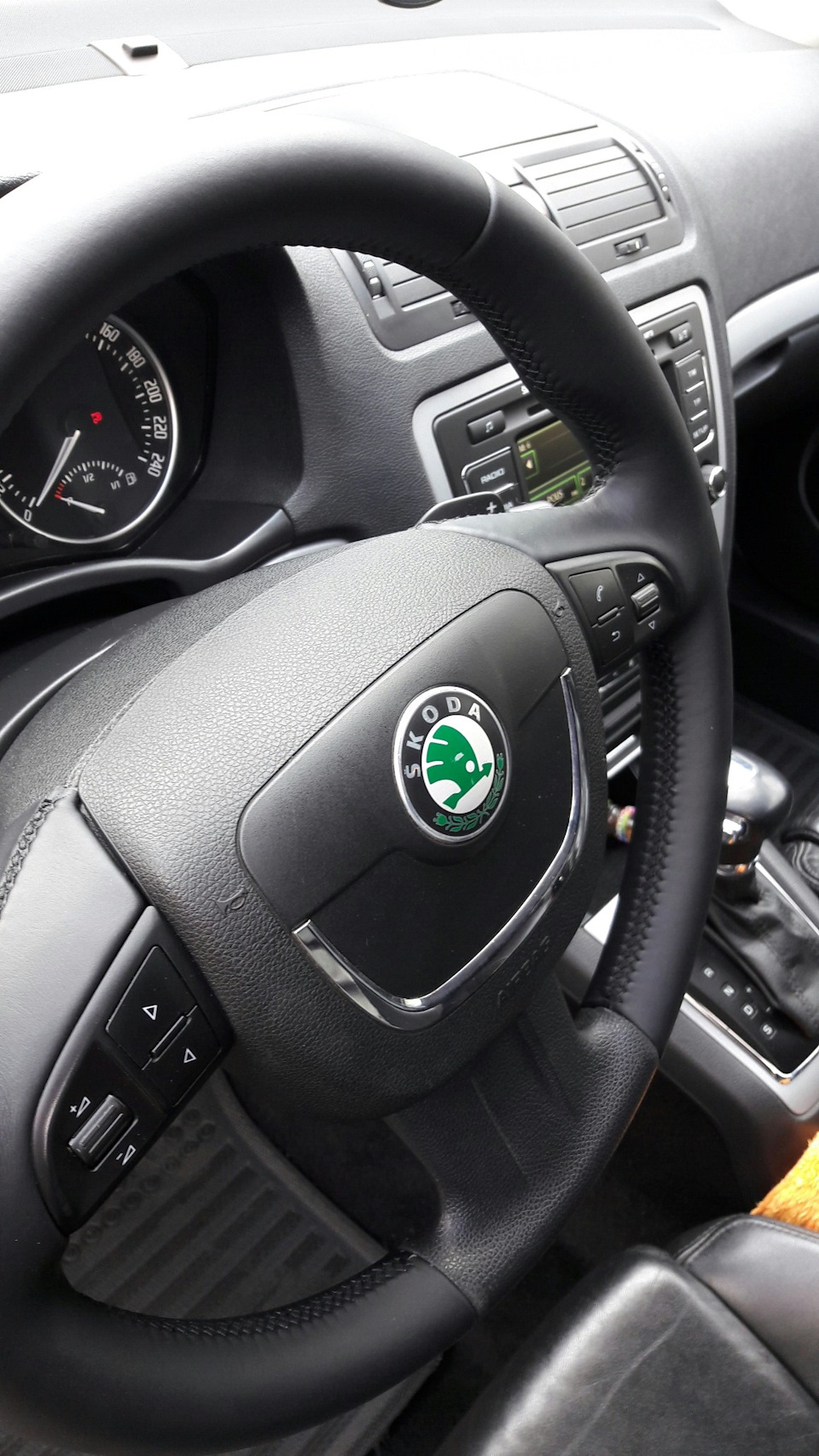 Как снять руль octavia a5 Перетяжка руля. - Skoda Octavia A5 Mk2, 1,8 л, 2012 года аксессуары DRIVE2