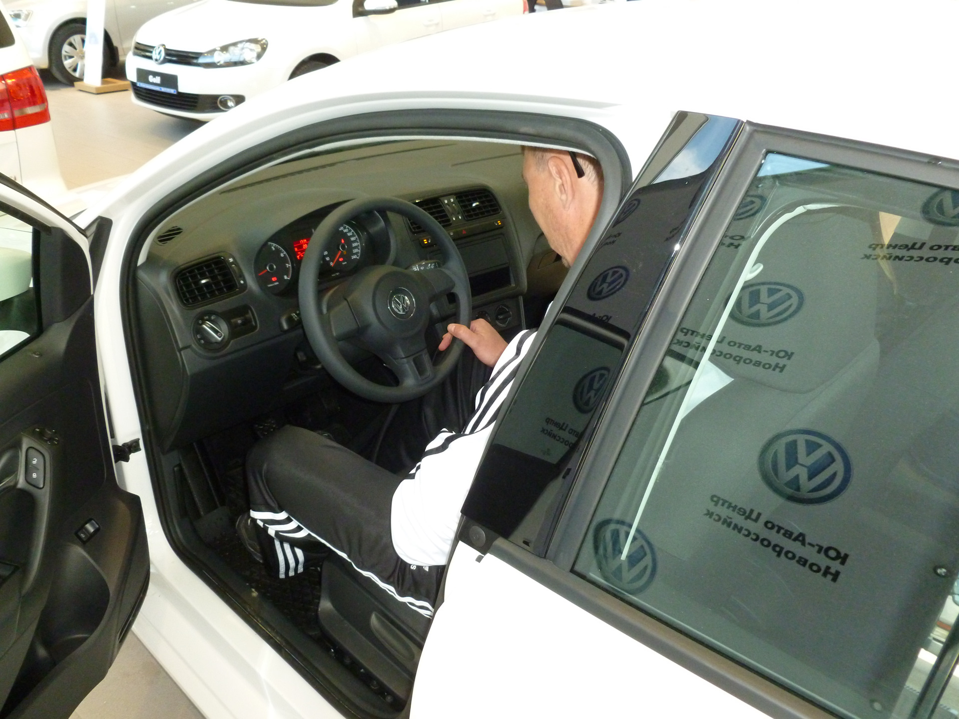 юг авто Новороссийск — Volkswagen Polo Sedan, 1,6 л, 2012 года ...