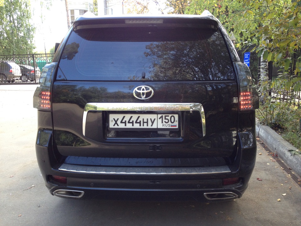 Задние prado. Prado 150 тонированные фары. Задние фонари Прадо 2012. Toyota Land Cruiser Prado 150 фонари Лексус.