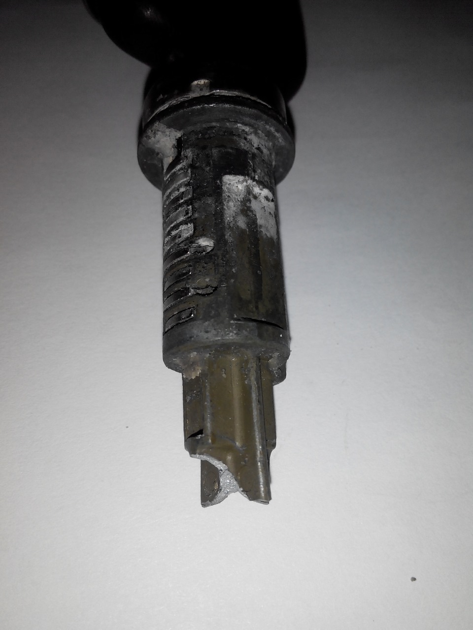 Сломалась личинка замка багажника — Volvo 940, 2,3 л, 1997 года ...