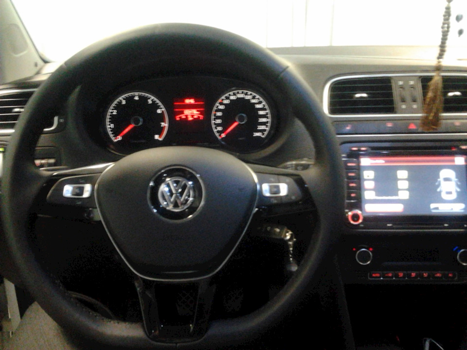 Установка мультируля на новом Поло - Volkswagen Polo liftback, 1,6 л, 2020 года 