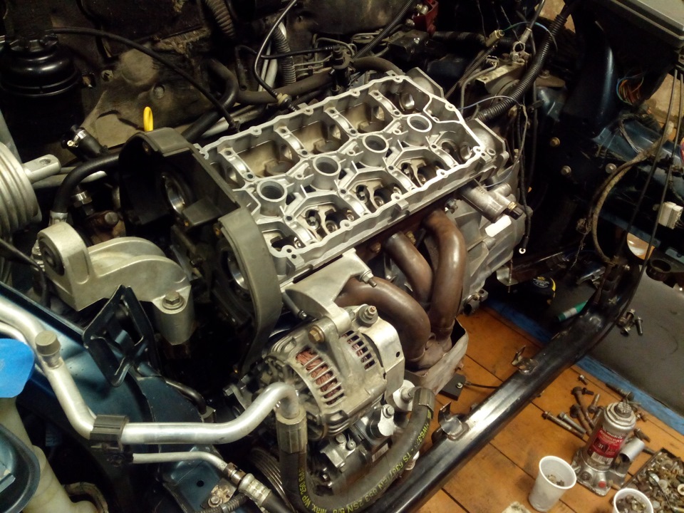 Ремонт двигателя ровер. Rover 75 крепление двигателя. Капитальный ремонт ДВС Ровер 75 kv6. Замена vis моторов Ровер 75. Ровер 75 полная разборка двигателя.