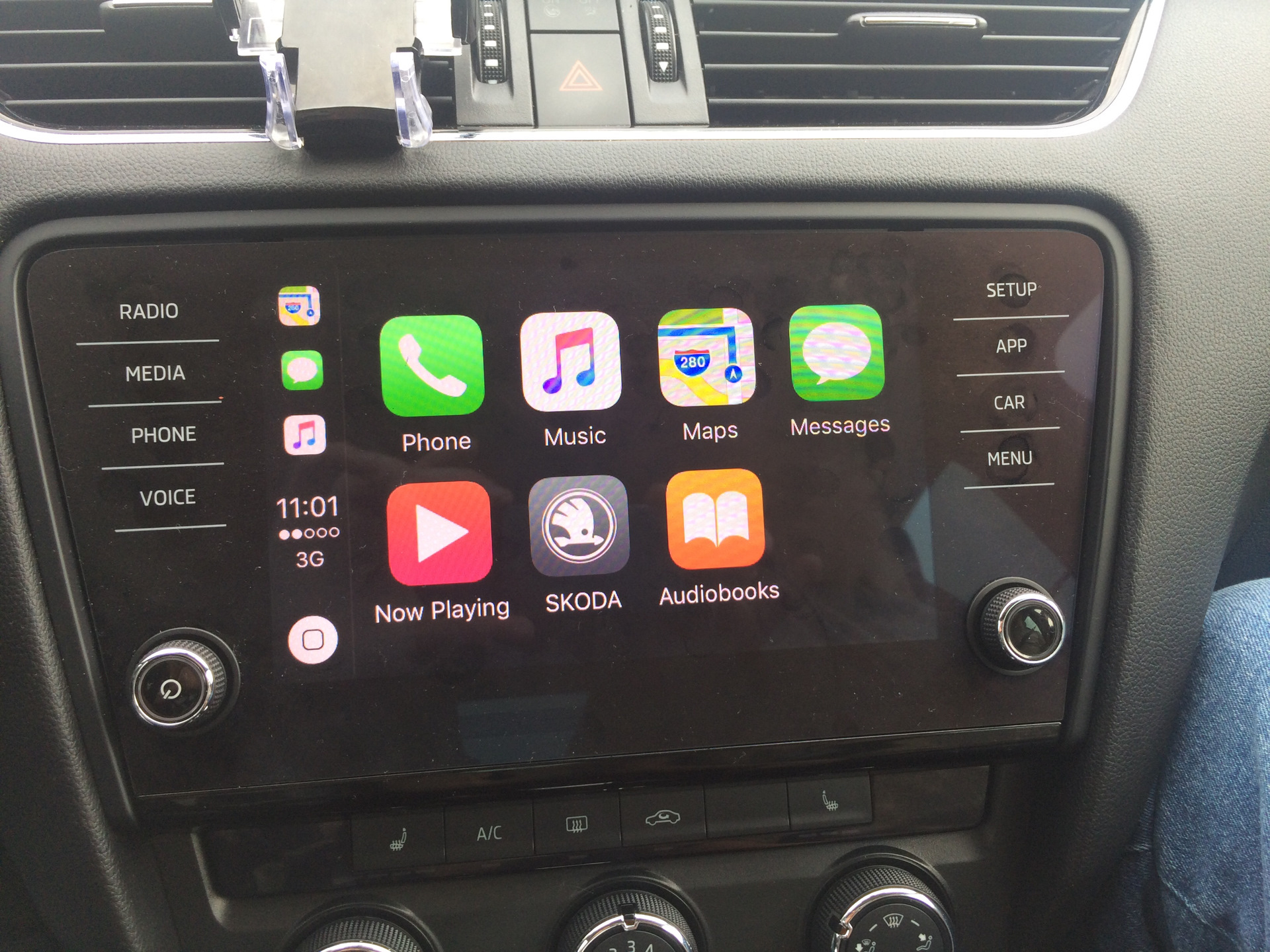 Шкода болеро блютуз. Bolero MIB 2 CARPLAY. Bolero MIB 2.5 CARPLAY. Bolero mib2 Apple CARPLAY. Skoda Rapid Bolero 8 CARPLAY.