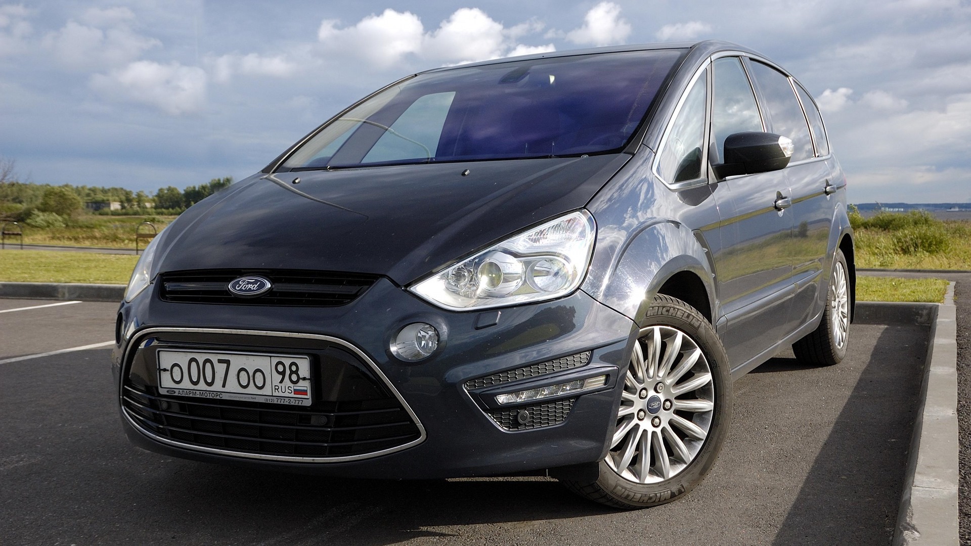 Ford s Max 2012.