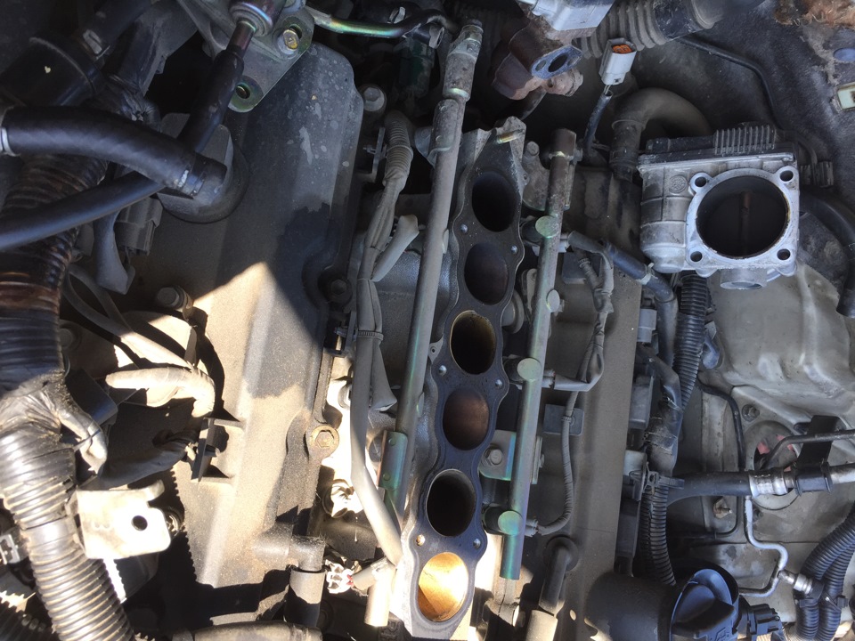 Замена прокладок клапанных крышек VQ25DE + замена форсунок, прокладки ...