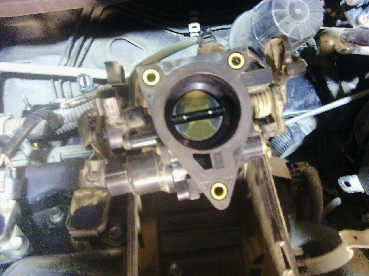 промывка дросселя — Toyota Passo, 1 л., 2005 года | своими руками | DRIVE2