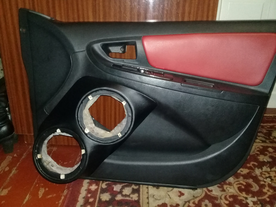 карта готова к установке на место — Geely MK Cross