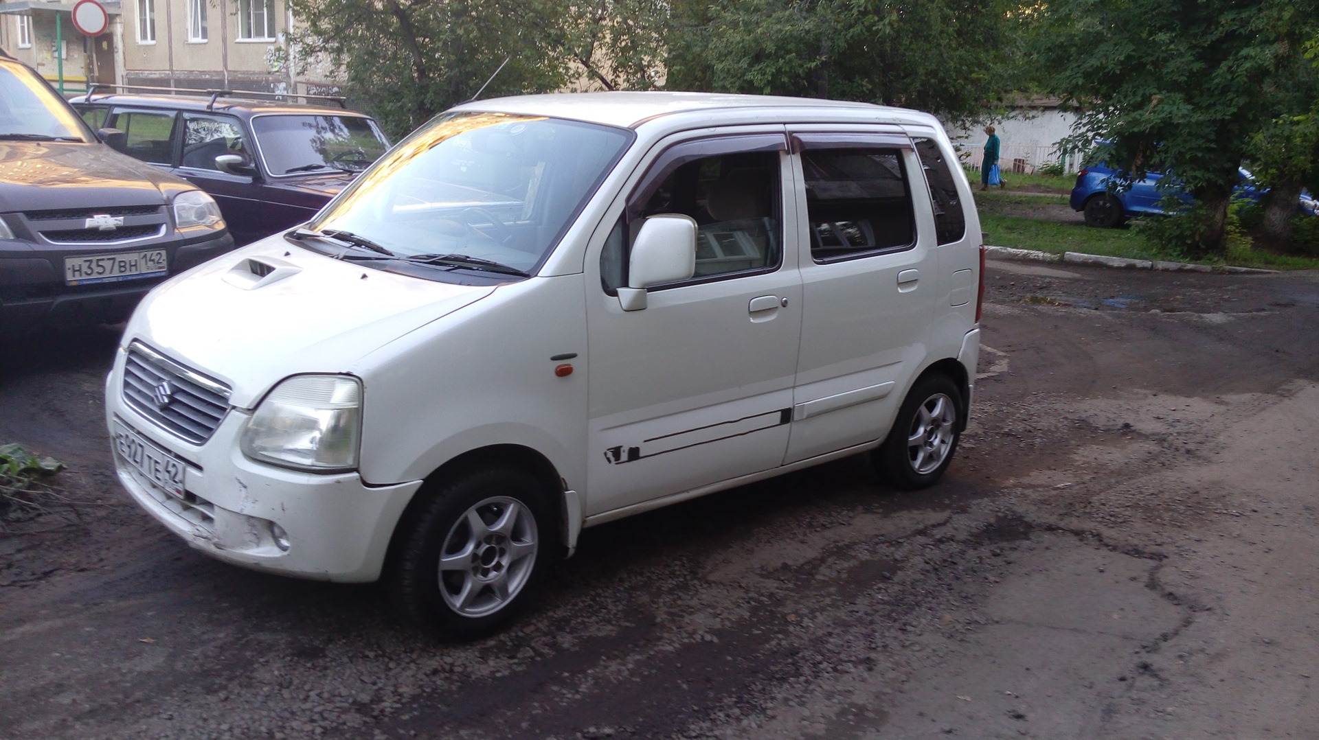 Сузуки солио 2003. Сузуки вагон 2015 года. Suzuki Wagon r Solio.