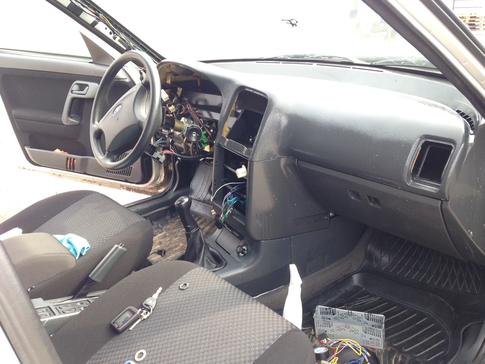 Частичная проклейка панели — Lada 21124, 1,6 л, 2007 года | своими ...