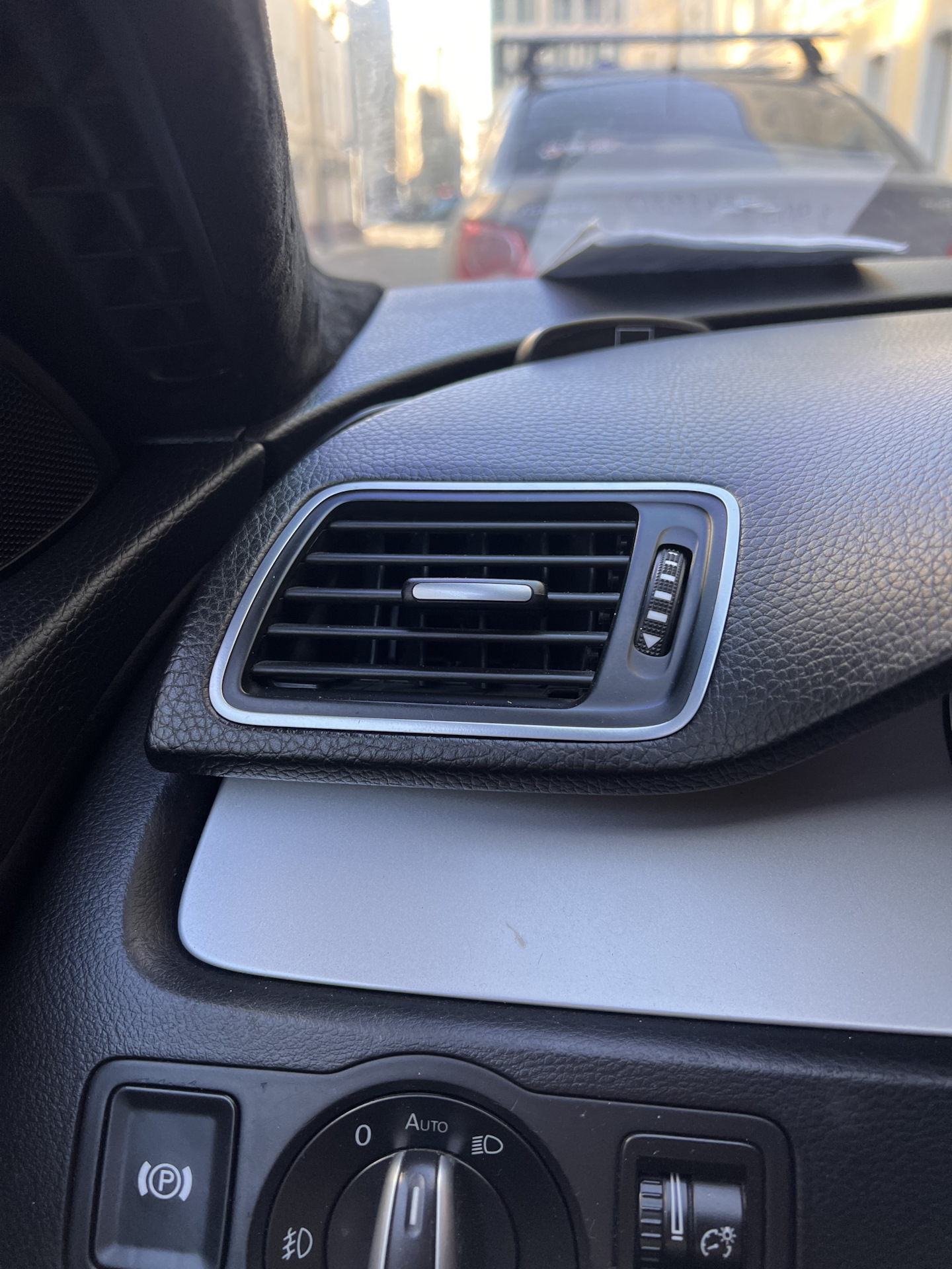 21. Дефлекторы с подсветкой — Volkswagen Passat CC, 2 л, 2009 года ...