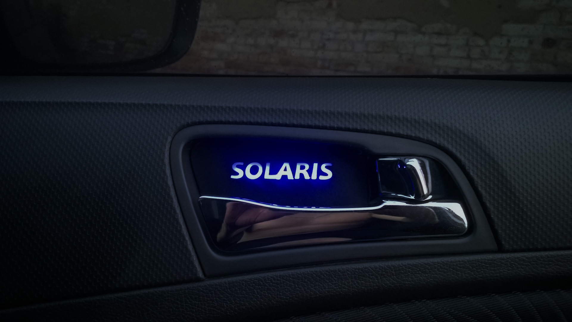 Значок Hyundai Solaris led