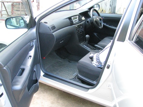 Interior and trunk photo - Toyota Allex 15 L 2004