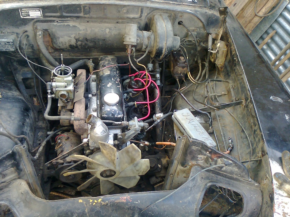 Зачистка кузова от старой краски и толстенного слоя шпатлёвки. — ГАЗ 21 ...