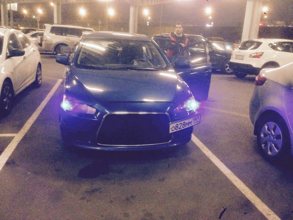 Установка синих ламп в габариты. — Mitsubishi Lancer X, 2012 года ...