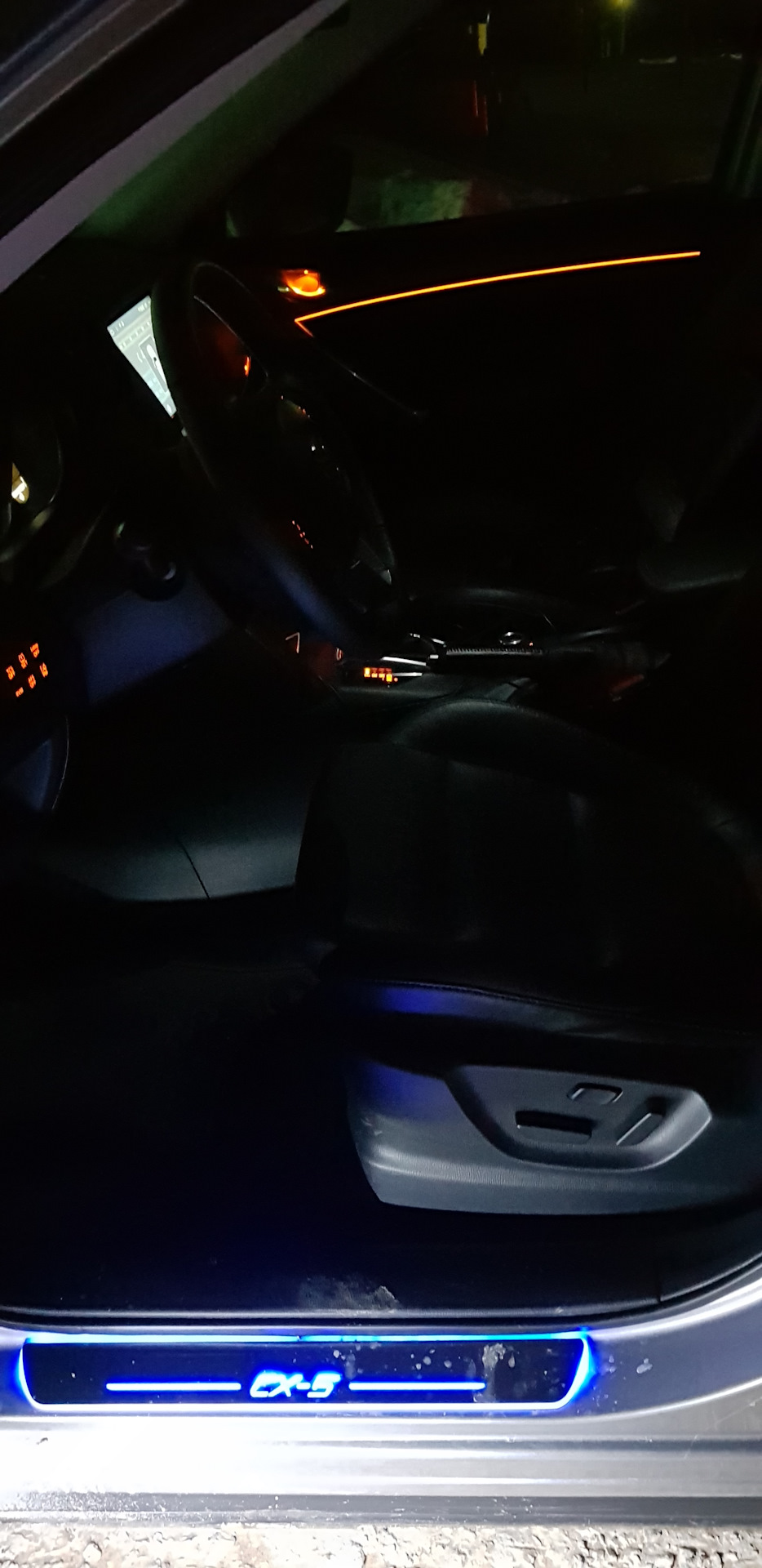 Подсветка мазда сх5. Ambient подсветка Мазда CX-5. Контурная подсветка салона Мазда СХ 5. Подсветка салона Мазда cx5. Подсветка салона Мазда сх5 2014.