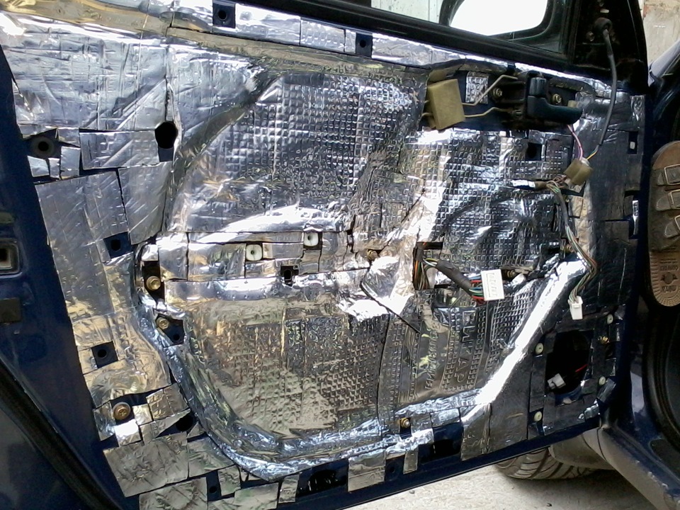 Как шумить машину. Шумоизоляция дверей tucson 2019. Шумоизоляция авто stp. Как шумить машину. Шумоизоляция дверей bmw e28.