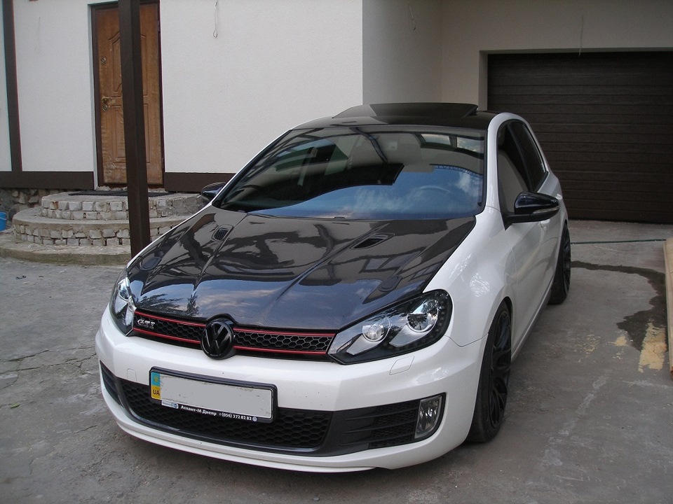 Volkswagen Golf 6 GTI капот