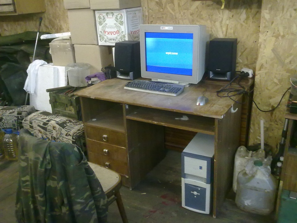 Компьютер в гараже. Обустройство мастерской. Компьютер в гараже. Проводка в гараже своими руками. Компьютер в гараже.