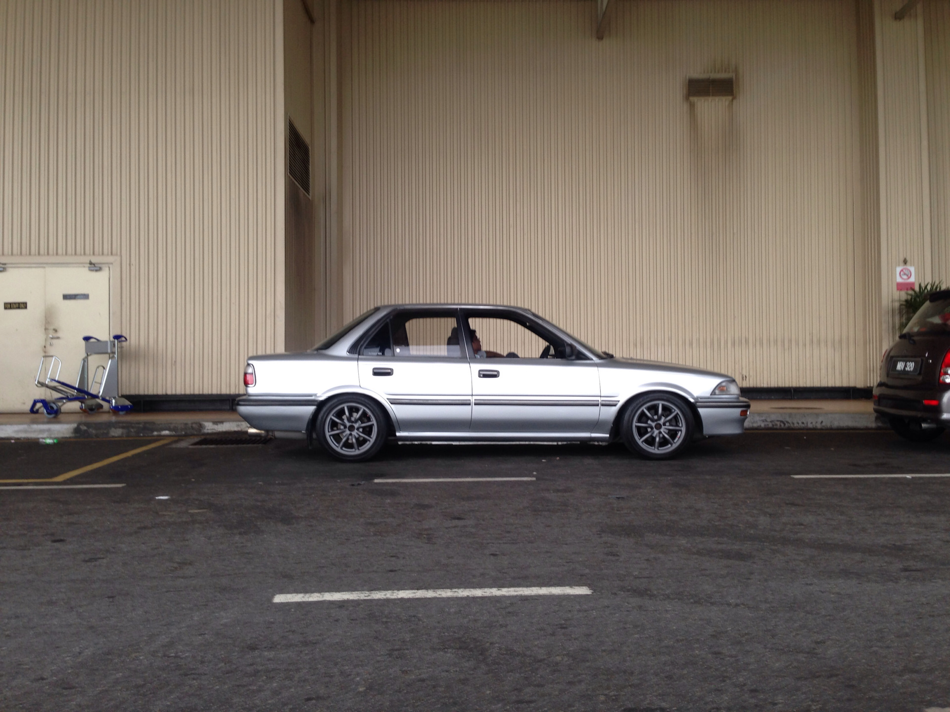 Toyota Corolla 90 stance