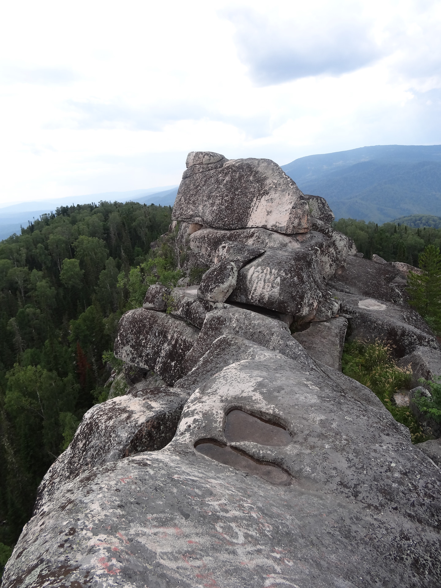 Мегалиты в междуреченске фото