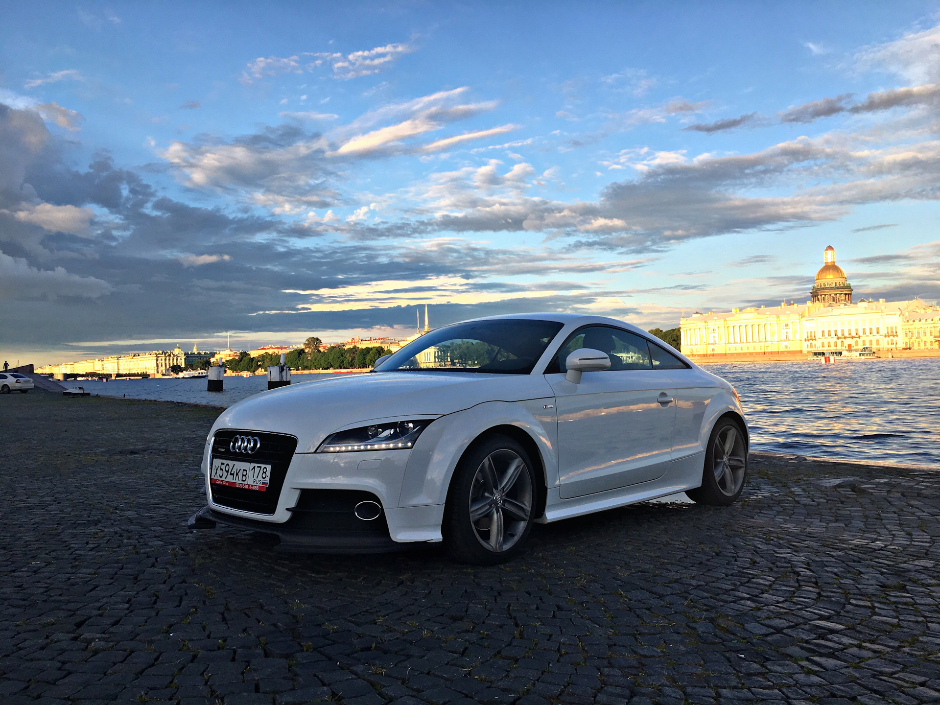 Ауди а4 крым. Audi TT. Ауди ТТ горы. Ауди ТТ на закате. Ауди на рассвете.