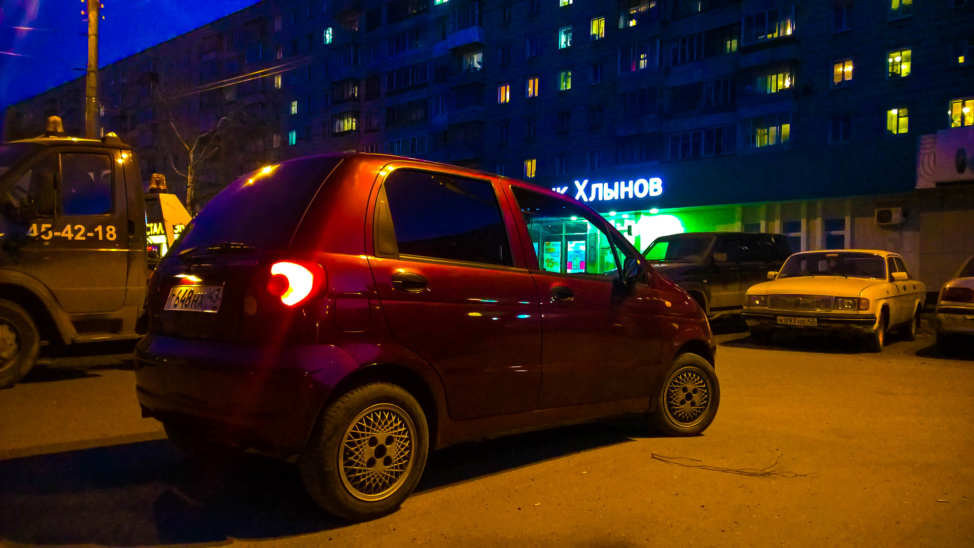 Matiz mx. Машина т648 красная большая.