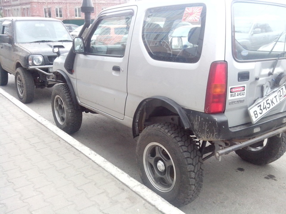 Расширители арок на сузуки джимни. Расширители арок suzuki jimny. Расширители арок на сузуки джимни. Бушвакеры на pajero 2. Расширители арок на джимни.