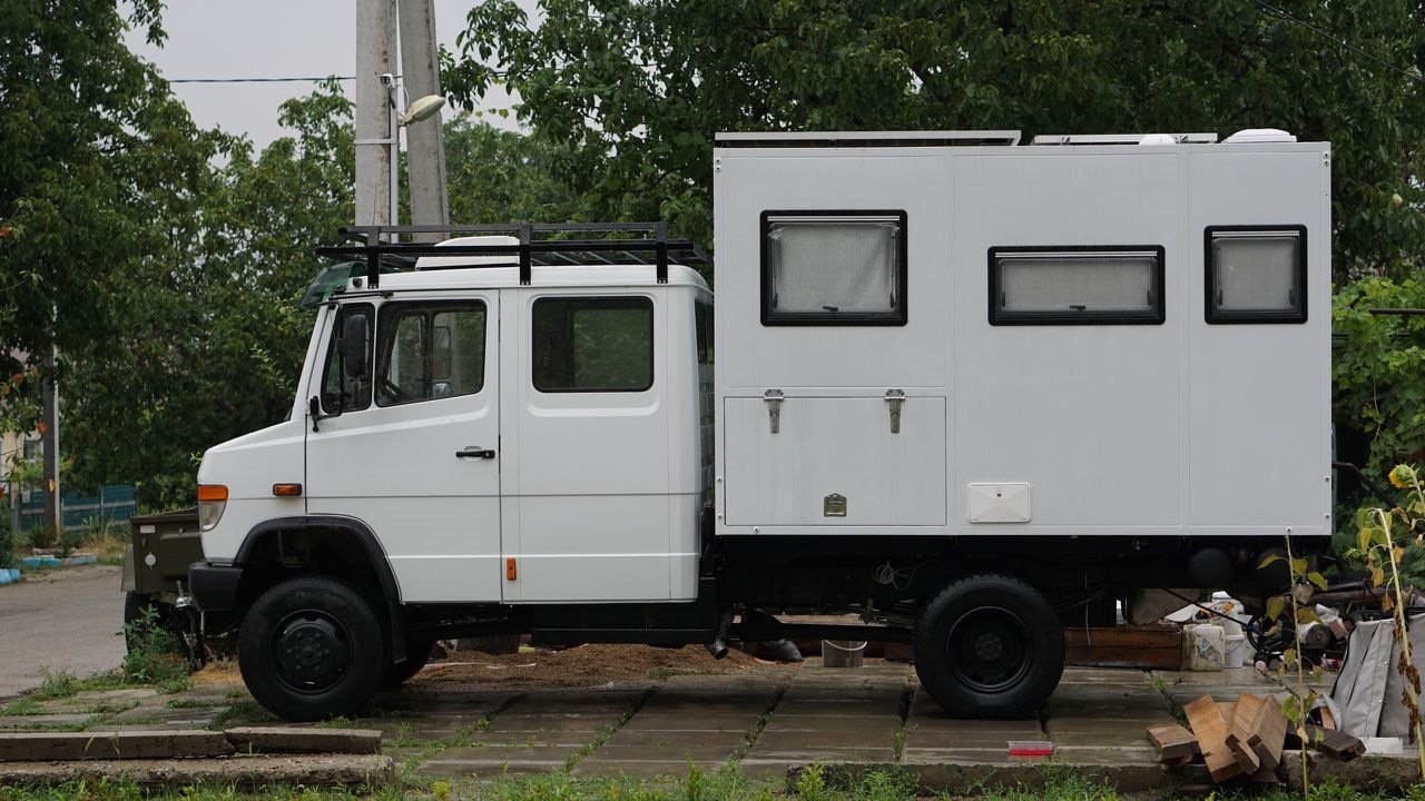 Mercedes-Benz Vario 4.2 дизельный 2003 | Кемпер 4x4 Camioncic на DRIVE2