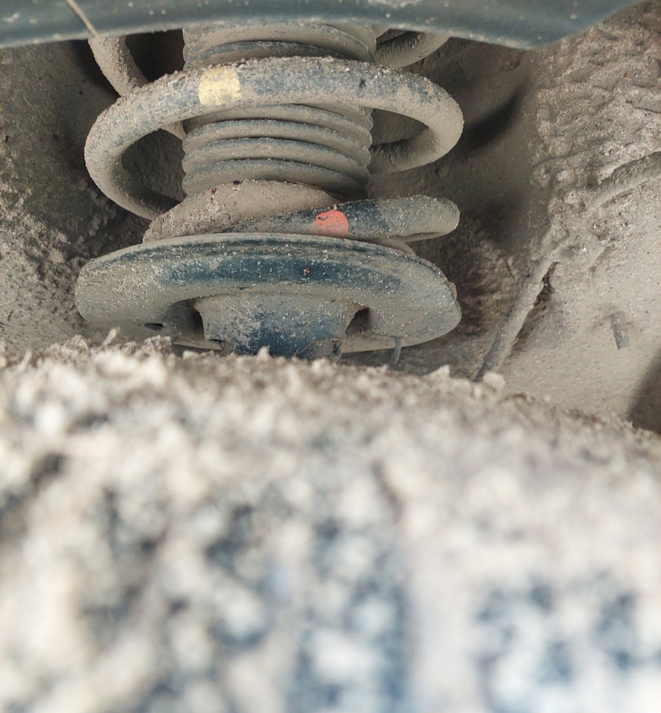 Лопнула пружина переднего амортизатора. — KIA Sportage (3G), 2 л, 2012 ...