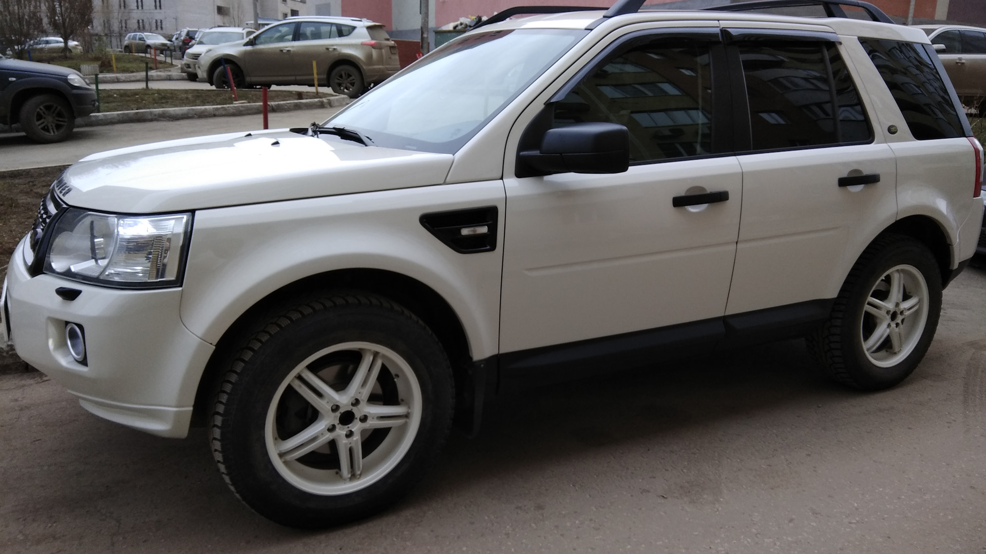 Land Rover Freelander 2 2.2 дизельный 2008 | Белый Английский Танк на DRIVE2