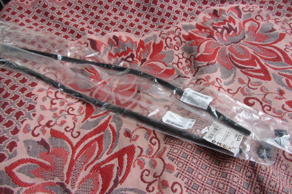 #59. Замена резинок щеток стеклоочистителя — Skoda Yeti, 1,4 л., 2013 .