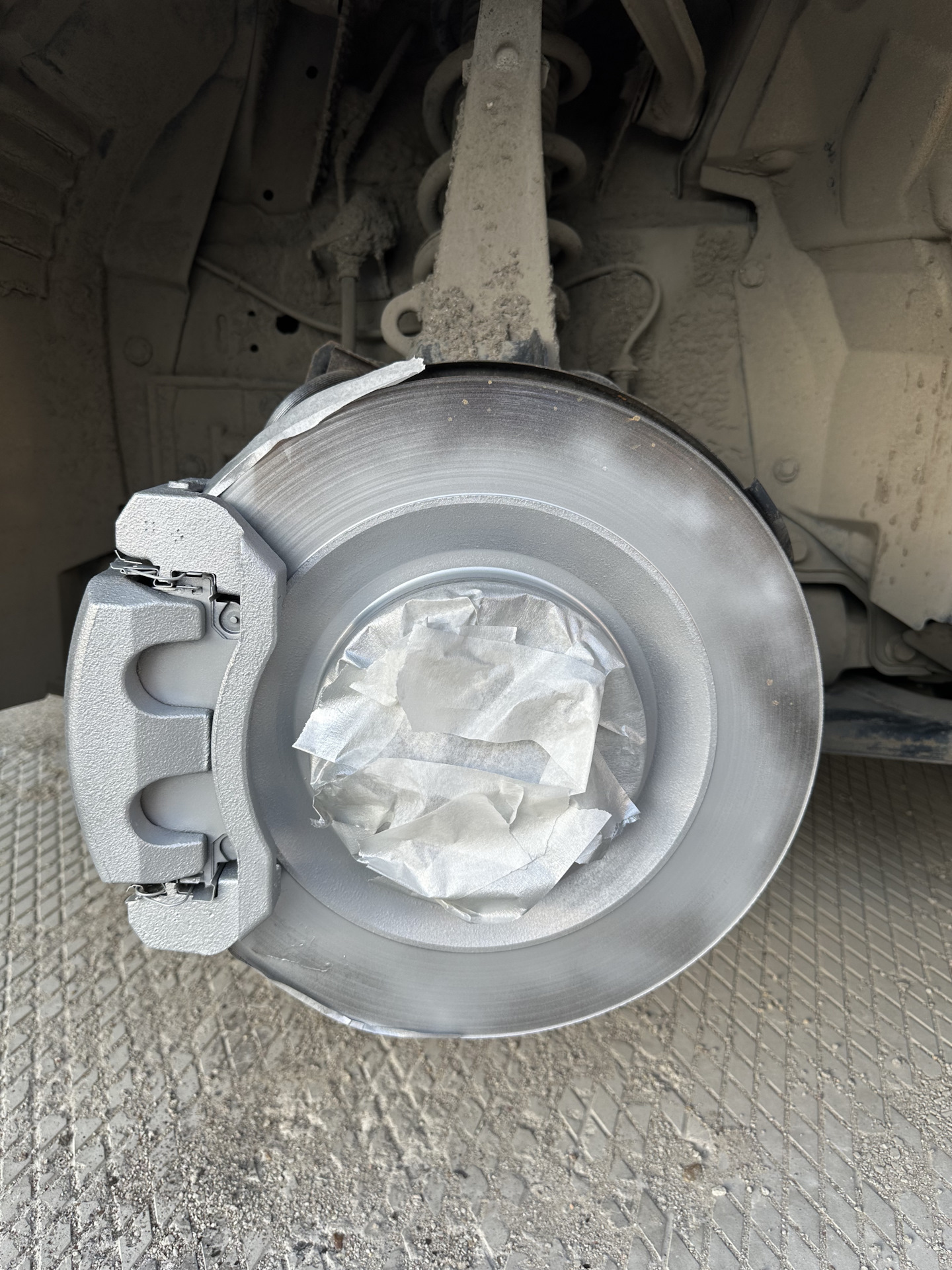 Окрас суппортов, заправка кондиционера и ТО — Infiniti q50, 2 л, 2014 ...