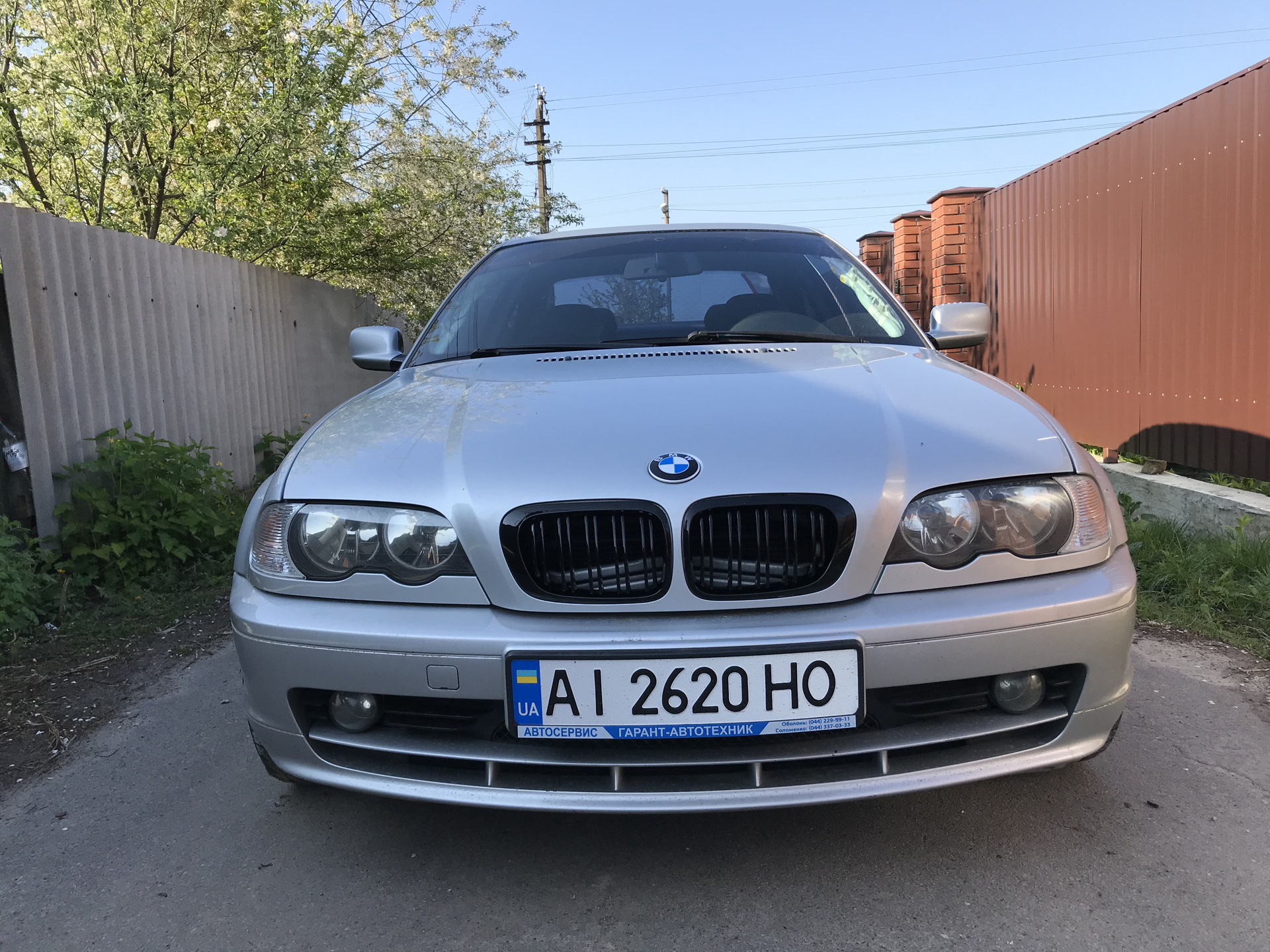 Е46 дорестайлинг. Ноздри BMW e46. Ноздри БМВ е46. БМВ е46 черные ноздри. Ноздри БМВ е46 дорестайл.