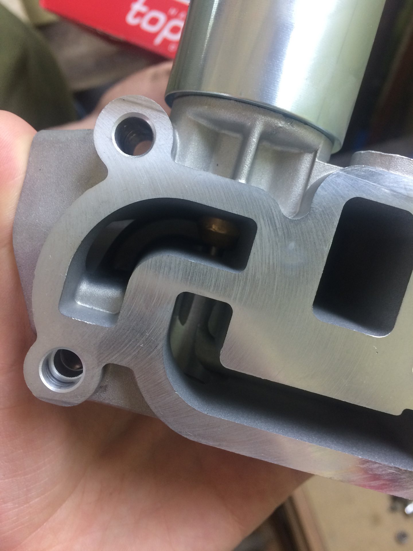 клапан егр что это такое на дизеле. клапан егр 284202f600. клапан рециркуляции отработавших газов. Pierburg 703196090 клапан егр. 2с дизель клапан егр.