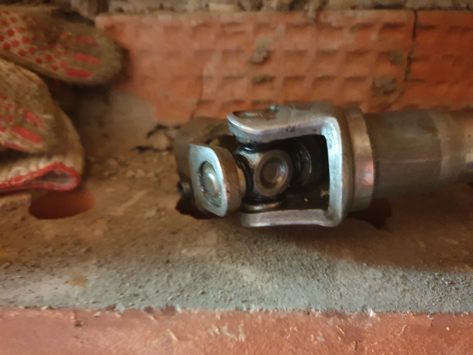 Подклинивает руль — Audi A4 (B8), 1,8 л, 2013 года | своими руками | DRIVE2