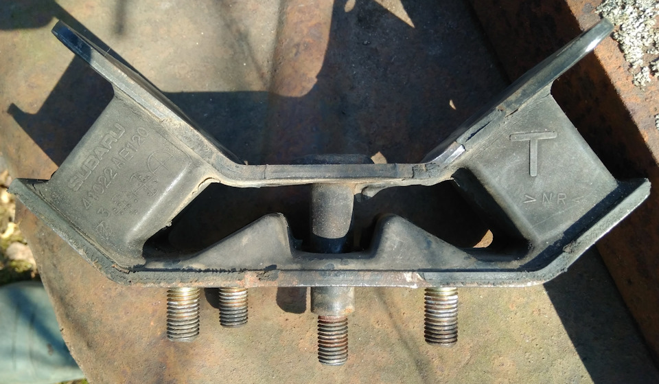 Покупка подушек двигателя . - Subaru Outback (BH), 2,5 л, 1999 года расходники D