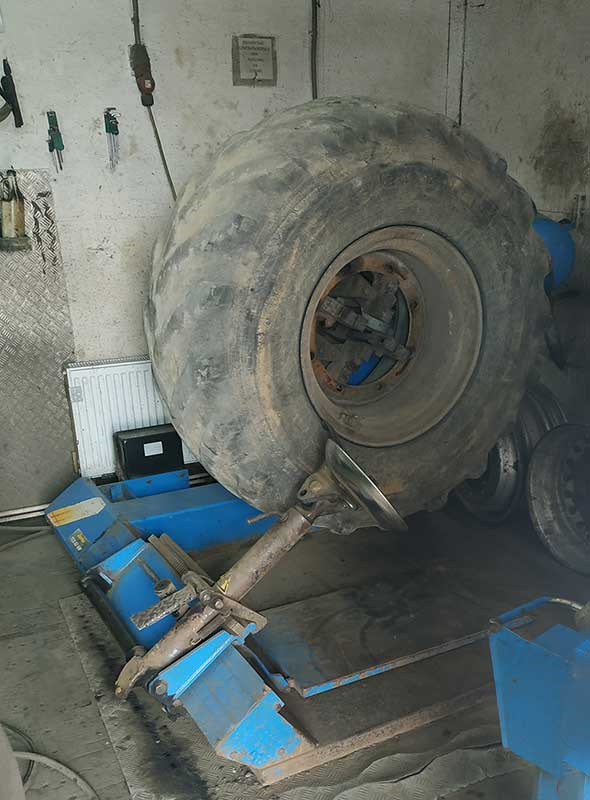 Фото в бортжурнале Амкодор 333В - маленький Монстрик