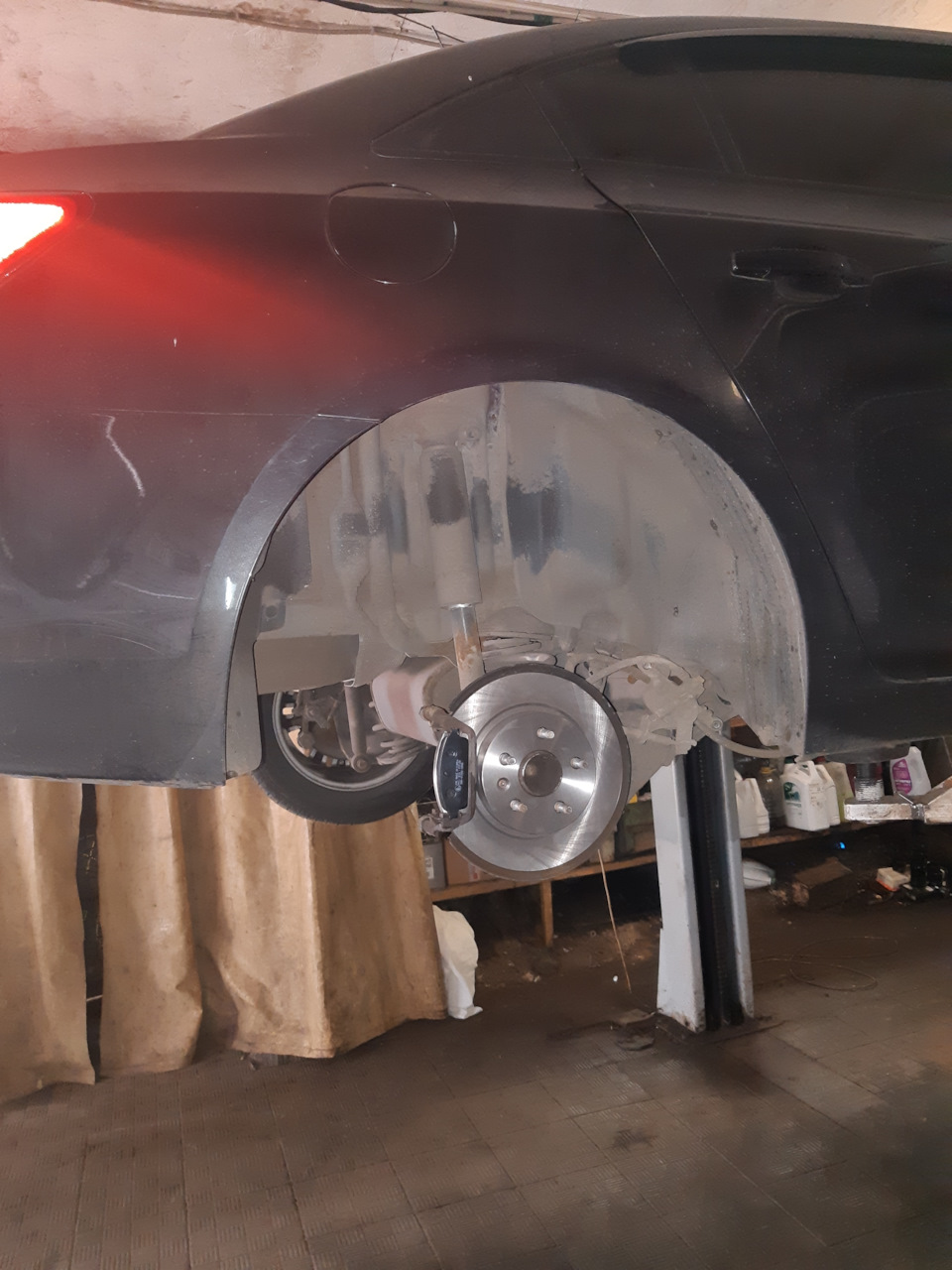 Замена задних тормозных дисков и колодок. — Chevrolet Cruze (1G), 1,8 л ...